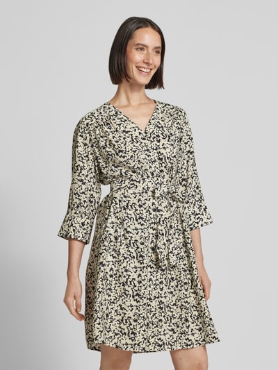 MSCH Copenhagen Knielanges Kleid mit V-Ausschnitt Modell 'Jusia' Offwhite 4