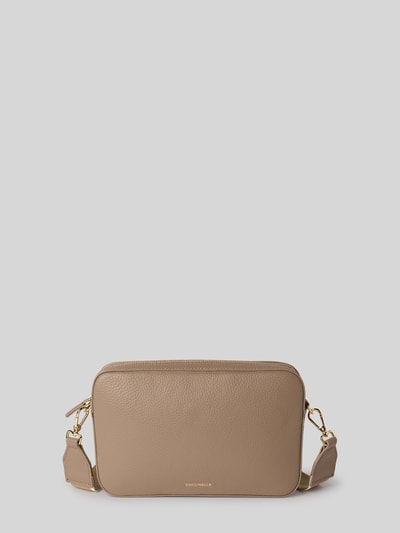Coccinelle Crossbody Bag mit Label-Detail Modell 'TEBE' Taupe 2