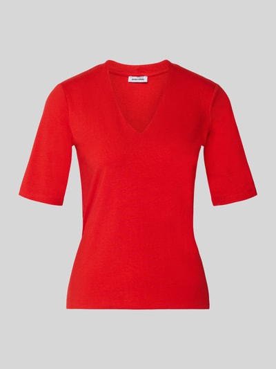 Productfoto, Regular Fit T-shirt met V-hals van More & More, dames t-shirt van elastische katoenmix in helder rood, korte mouw, ruglengte maat 36: 58 cm.