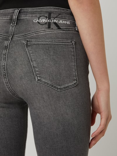 Calvin Klein Jeans Super Skinny FIt High Rise Jeans mit Stretch-Anteil Hellgrau 3