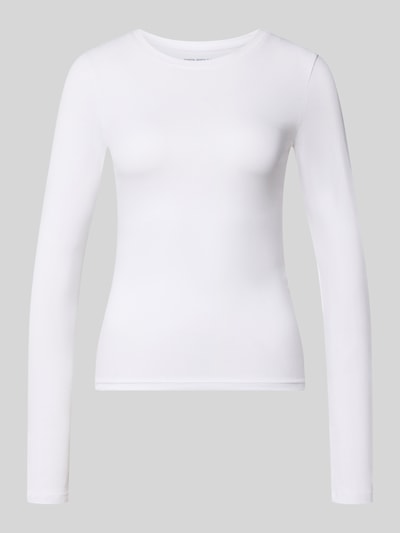 Produktfoto, Enges Basic Langarmshirt mit Rundhalsausschnitt von REVIEW in Weiß, Baumwoll-Elasthan-Mix, schlichte glatte Textur, Slim Fit
