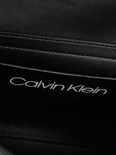 CK Calvin Klein Torebka na długim pasku lakierowana  Czarny 6