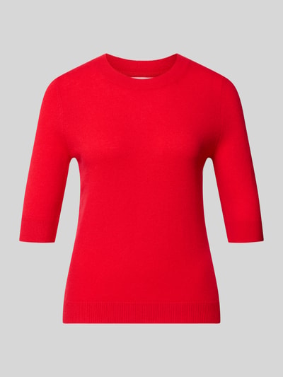Produktfoto, Strickpullover mit 1/2-Arm und Rundhalsausschnitt von Christian Berg Woman in leuchtendem Rot, fein gestrickte Baumwolle, Slim Fit, klare Linien und glatte Textur. Rückenlänge 53 cm, Ärmellänge 32 cm bei Größe S.