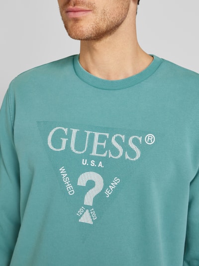 Guess Bluza z nadrukiem z logo model ‘TREATED’ Morski 3