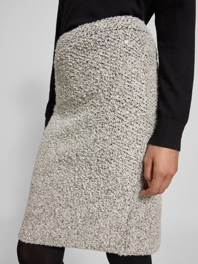 Marc Cain Knielanger Rock in Bouclé-Optik Hellgrau 3