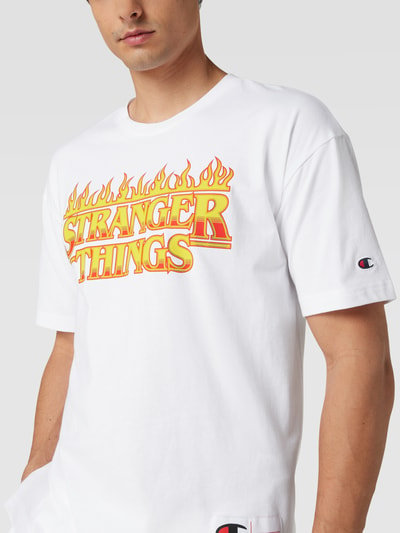 CHAMPION T-shirt z nadrukiem — Champion x Stranger Things Biały 3