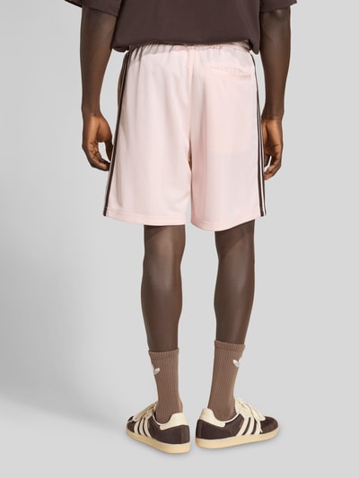 adidas Originals Regular Fit Trainingsshorts mit Logo Print Altrosa 5