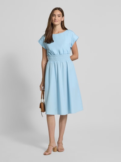 Christian Berg Woman Selection Knielanges Kleid mit Smok-Details Hellblau 1