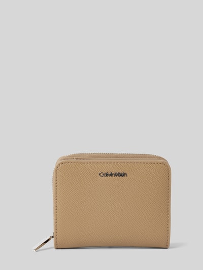 CK Calvin Klein Portemonnaie mit Label-Detail Beige 1