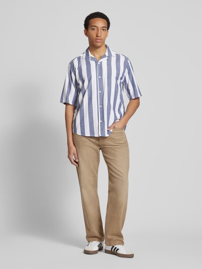 Only & Sons Koszula casualowa o kroju relaxed fit z kołnierzykiem typu resort model ‘TES’ Jeansowy niebieski 1