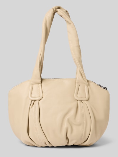 Produktfoto, torba shopper z naturalna skóra, model 'LUCY' od LIEBESKIND BERLIN, kremowy kolor, wytłoczone logo, uchwyty, główna przegroda z zamkiem błyskawicznym, kieszeń zapinana na zamek błyskawiczny wewnątrz, szerokość w rozmiarze 1: 36 cm, długość w rozmiarze 1: 24 cm, głębokość w rozmiarze 1: 20 cm, długość paska na ramię w rozmiarze 1: 61 cm