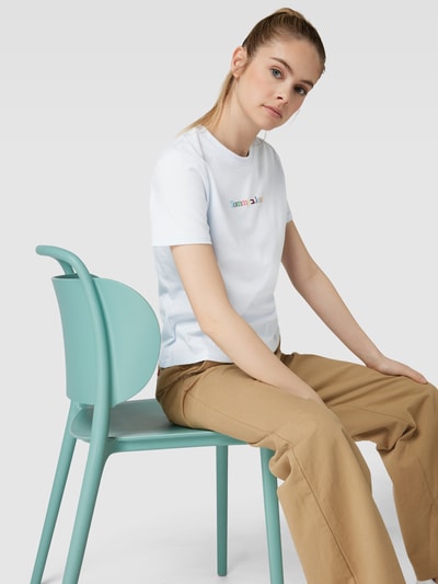 Tommy Jeans T-Shirt mit Label-Print Hellblau 3