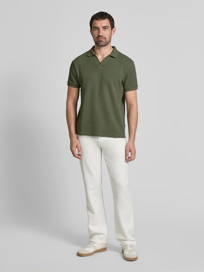 MCNEAL Regular Fit Poloshirt mit V-Ausschnitt Khaki 1