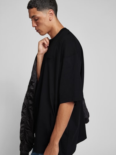 VETEMENTS T-Shirt mit geripptem Rundhalsausschnitt Black 3