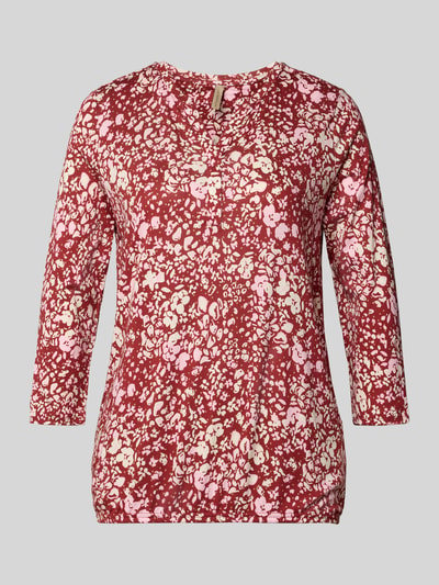 Productfoto, Longsleeve met 3/4-mouwen model 'Felicity' van Soyaconcept, katoen-viscosemix, V-hals, slim fit, rode print