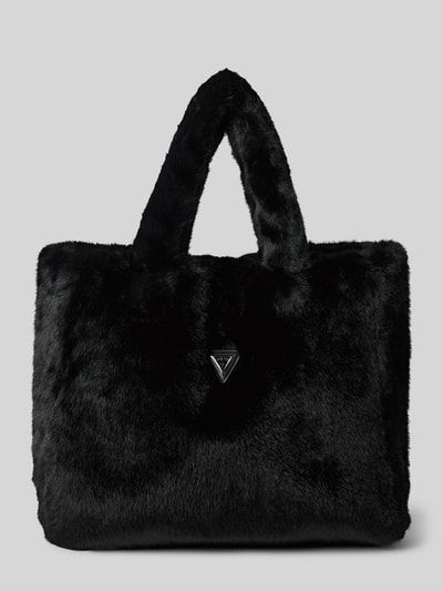 Produktfoto, Tote Bag aus Kunstfell Modell 'Anastasie' von Guess in Schwarz, rechteckige Form, Logo-Applikation, offene Struktur, samtige Textur, Damen Tote Bag mit Tragehenkel, Hauptfach, Maße ca. 42 cm Breite, 35 cm Länge, 13 cm Tiefe, Schulterriemenlänge 45 cm