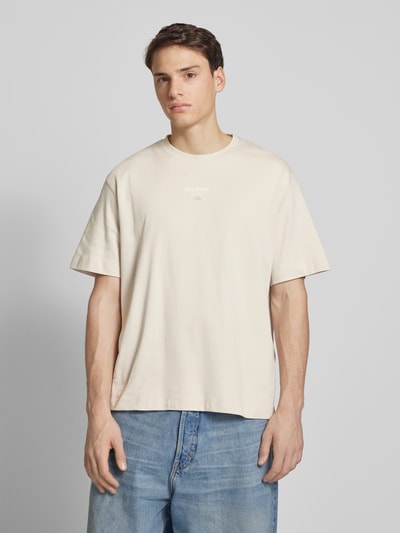 Jack & Jones T-shirt o kroju relaxed fit z okrągłym dekoltem model ‘EURBAN’ Złamany biały 4