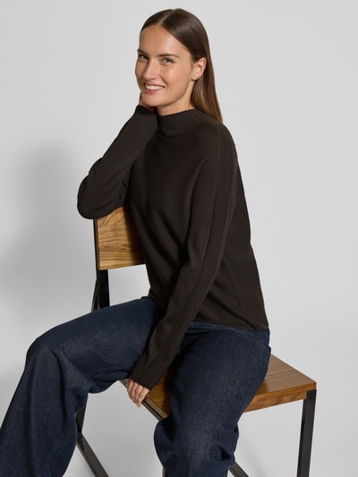 comma Strickpullover aus Viskose-Mix mit Stehkragen Dunkelbraun 3