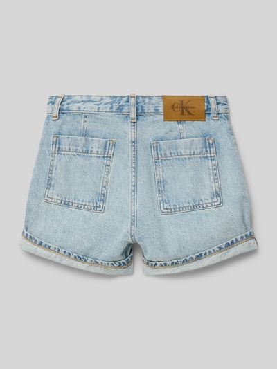 Produktfoto, helle blaue Jeansshorts mit aufgesetzten Taschen, Label-Detail und Umschlag aus Baumwolle, Jeansshorts mit aufgesetzten Taschen und Label-Detail von Calvin Klein Jeans