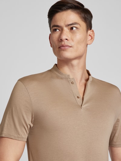 Drykorn Poloshirt in unifarbenem Design Modell 'Louis' Beige 3