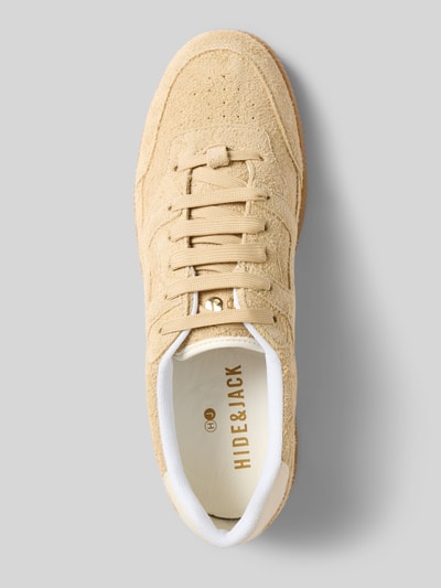 Produktfoto, Sneaker mit Label-Detail Modell 'Shaggy' von Hide&Jack, beige, abgerundete Form, Schnürverschluss, strukturierte Sohle, Herren Sneaker, Absatzhöhe: 3 cm, Schafthöhe: 8 cm, Schaftweite: 10 cm, Oberflächenstruktur rau