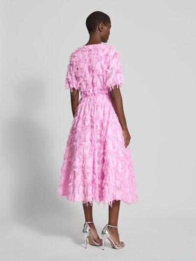 YAS Cocktailkleid mit Strukturmuster Modell 'PAZYLLA' Flieder 5