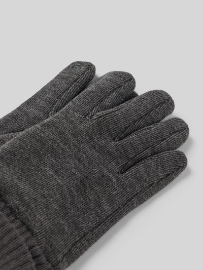 Produktfoto, Handschuhe aus elastischem Material-Mix von EEM in klassischer Form mit gerippten Abschlüssen, graue Textur vor neutralem Hintergrund.