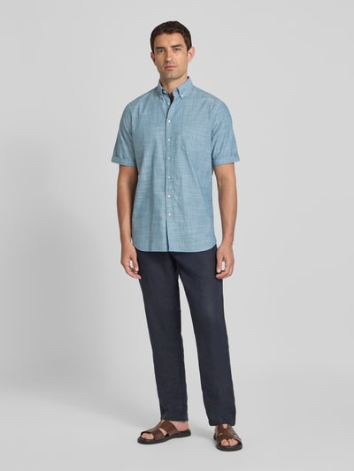 Christian Berg Men Regular Fit Freizeithemd mit Button-Down-Kragen Metallic Gruen 1