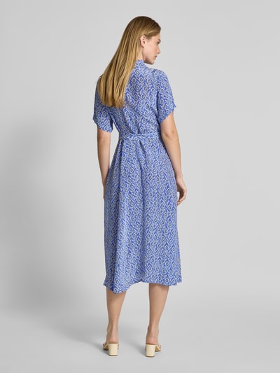 LOLLYS LAUNDRY Hemdblusenkleid aus Viskose mit Bindegürtel Modell 'Blake' Royal 5