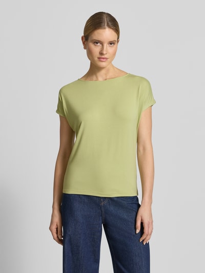 Vrouwenmodel draagt Relaxed Fit T-Shirt aus Viskose-Mix van s.Oliver RED LABEL, effen lichtgroen, jersey, ronde hals, korte mouw, vooraanzicht busteshot.