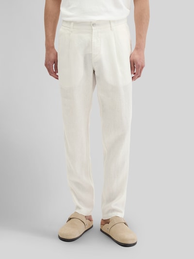 Männermodel trägt Leinenhose Modell 'OSBY JOGGER PLEATS' van Marc O'Polo, effen kleuren, tapered fit, bandplooi, boord, knoop- en ritssluiting, zij-steekzakken, paspelzakken met knoop, materiaal: puur linnen. Ganzkörperansicht von vorne.