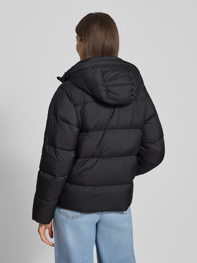 Tommy Hilfiger Slim Fit Daunenjacke mit Logo-Applikation BLACK 5