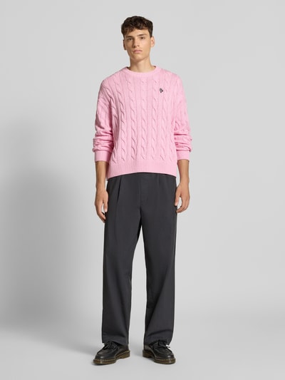 REVIEW Strickpullover mit Zopfmuster und Label-Stitching Rosa 1