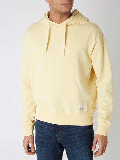 REVIEW Hoodie im Washed Out Look Pastellgelb 4