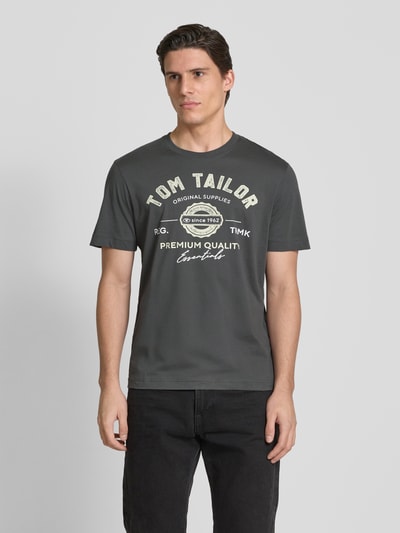 Tom Tailor T-shirt o kroju regular fit z czystej bawełny z nadrukiem z logo Antracytowy 4