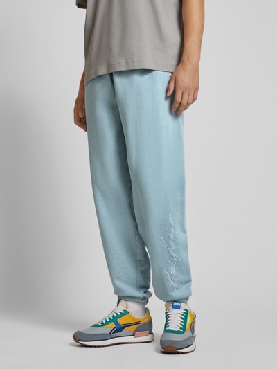 KARL KANI Sweatpants mit Logo-Stitching Hellblau 4