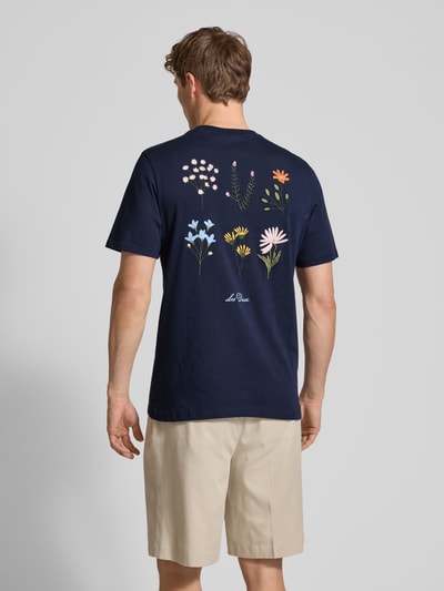Les Deux T-Shirt mit floralen Stitchings Modell 'Wild Flower' Marine 5