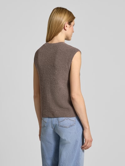 Frauenmodel trägt Regular Fit Weste aus Frottee von Marc O'Polo, Optik: Unifarben, Baumwoll-Mix, Materialverarbeitung: Frottee, Ganzkörperansicht Rückansicht.