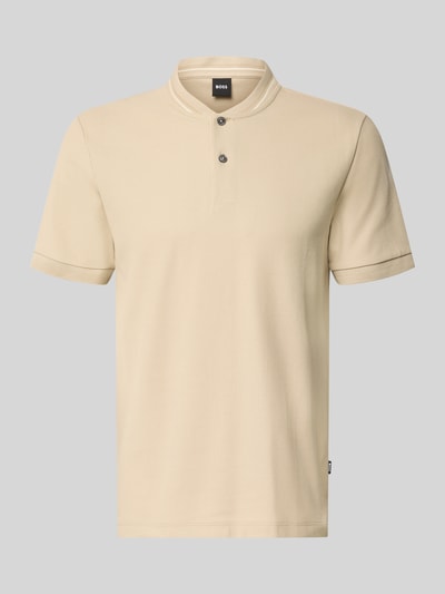Produktfoto, Regular Fit Poloshirt aus einer Baumwolle C-PRATT40 von BOSS, Optik: Unifarben, Label-Stitching-Applikation, V-Ausschnitt, kurze Knopfleiste, Ärmelform: Kurzarm, Ärmelabschluss: Gerippt, Materialverarbeitung: Piqué, Material: Reine Baumwolle, beige Farbtöne