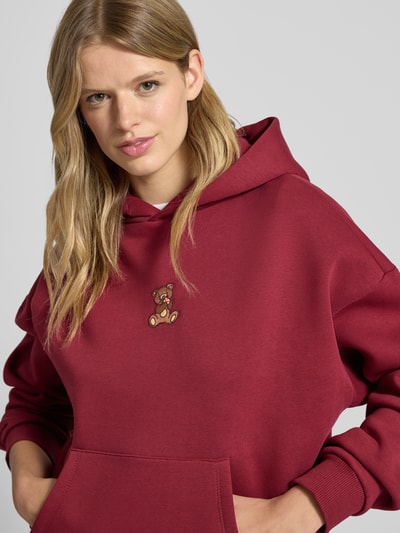 Review Bluza z kapturem o kroju oversized z wyhaftowanym motywem Bordowy 3
