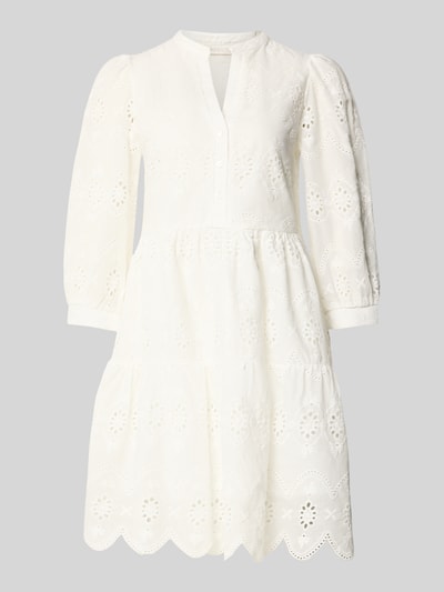 Produktfoto, Knielanges Kleid mit Lochstickerei von Apricot in Weiß, reine Baumwolle, A-Linie, V-Ausschnitt, 3/4-Arm, strukturierte Stickerei