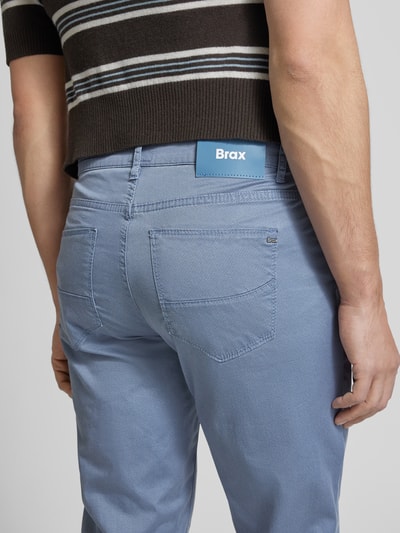Brax Spodnie o kroju regular fit z fakturowanym wzorem model 'Cadiz' Jeansowy niebieski 3