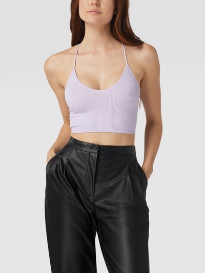 Guess Crop Top mit Spitzenbesatz Flieder 4