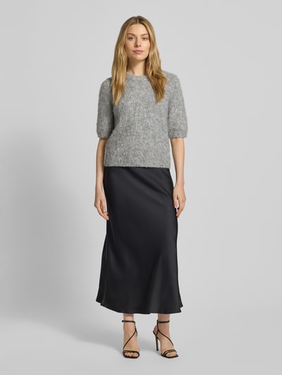 Neo Noir Midirok van satijn met elastische band, model 'URA' Zwart - 1