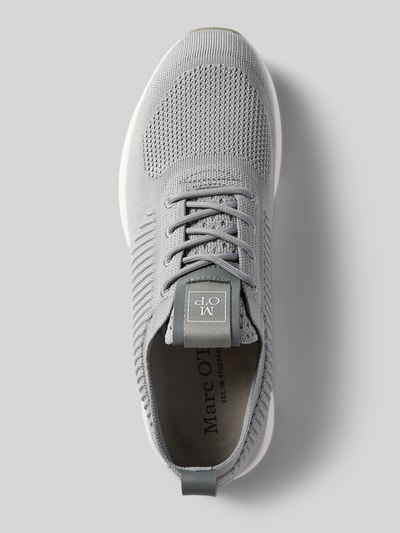Productfoto, Low Top Sneaker met gestructureerd stretch-bovenmateriaal van Marc O'Polo, look: effen, afgeronde punt van de schoen, platte hakvorm, labelpatch, vetersluiting, dempende zool, materiaalverwerking: geweven structuur
