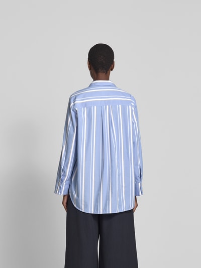 BAUM & PFERDGARTEN Relaxed Fit Hemdbluse aus Baumwolle Hellblau 5
