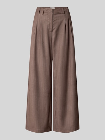 Produktfoto, Wide Fit Hose mit Viskose-Anteil Modell 'Fee' von GUIDO MARIA KRETSCHMER WOMAN in Braun mit Bundfalten, Gesäßtasche, glatter Struktur.