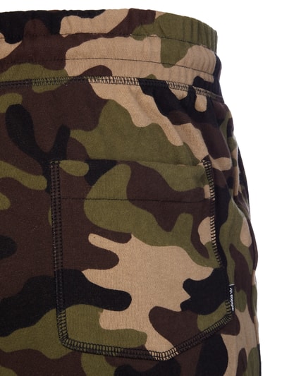 adidas Originals Sweatpants mit Camouflage-Muster Oliv 2