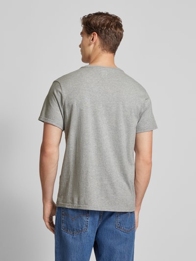 Levi's® Relaxed Fit T-Shirt mit Label-Patch Modell 'BABY' Hellgrau 5