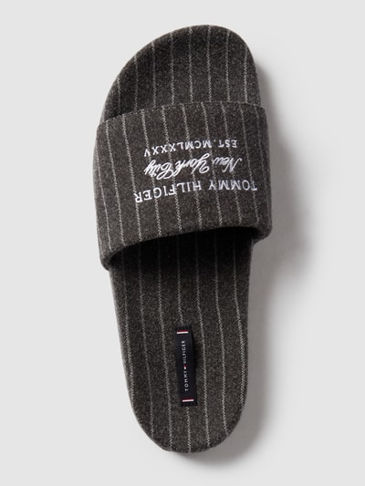 Tommy Hilfiger Slides mit Streifenmuster Modell 'WARM FELT HILFIGER POOL' Mittelgrau meliert 5